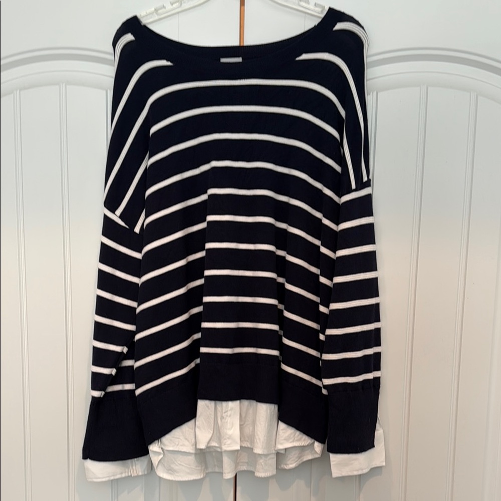 Chico's Navy and Cream Knit Top